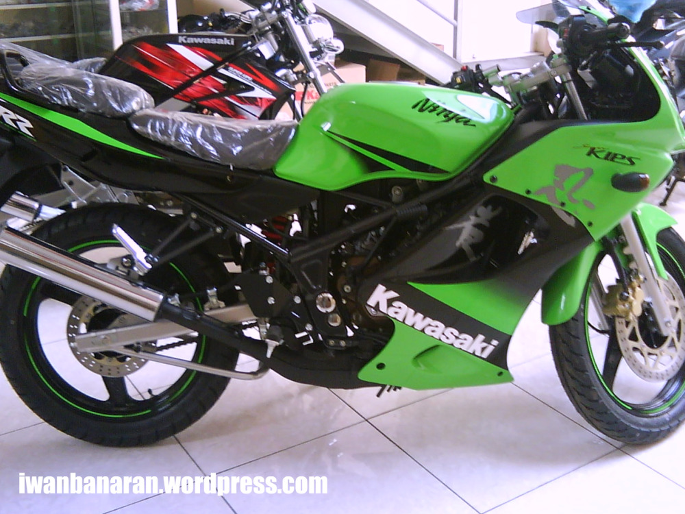 Nih dia warna baru Ninja 150 L/RR (2010)…  Iwanbanaran 